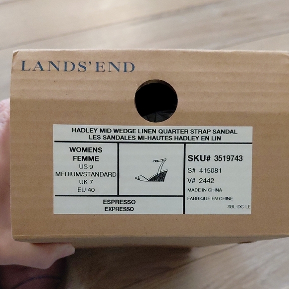 Lands' End Women's Brown and Black Sandals - Picture 2 of 7